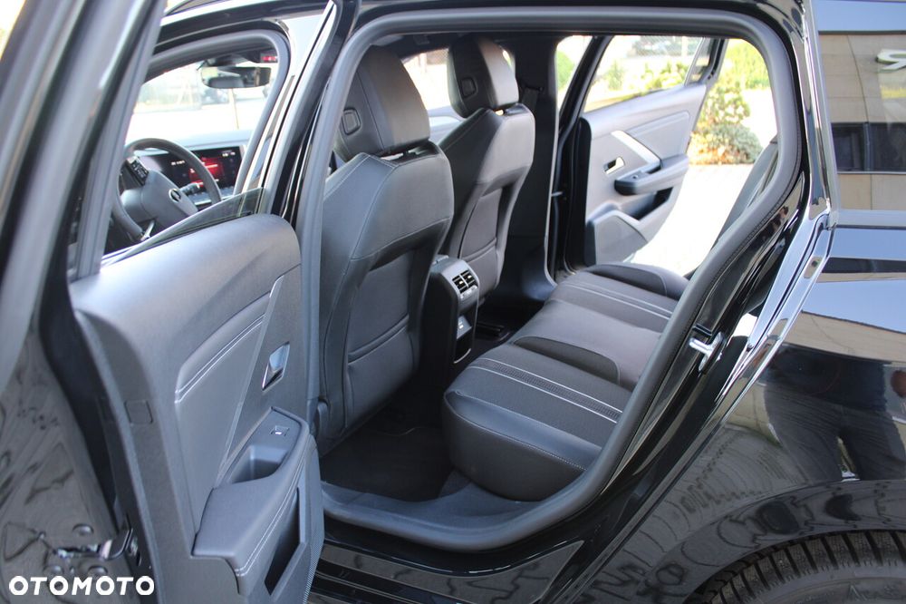 Opel Astra 1.2 Turbo Automatik GS - 27