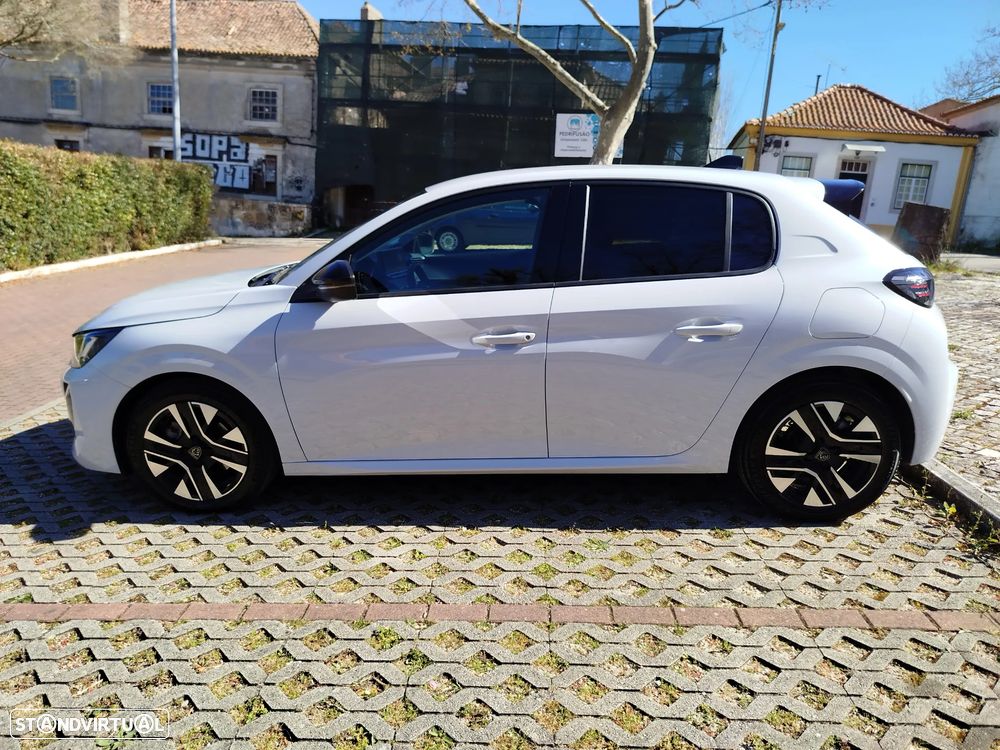 Peugeot 208 - 5
