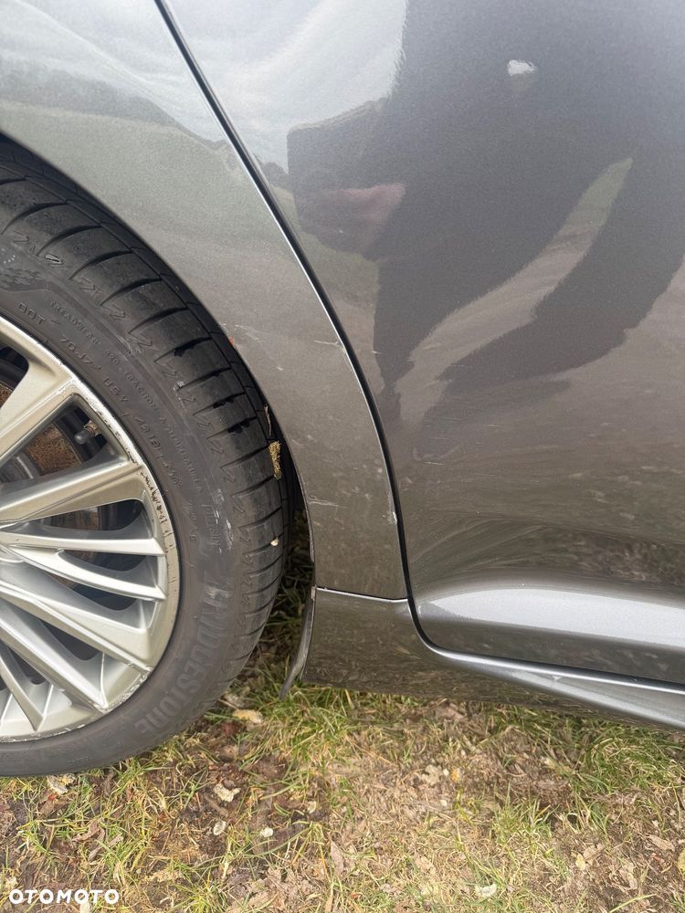 Toyota Avensis 1.8 Premium - 4