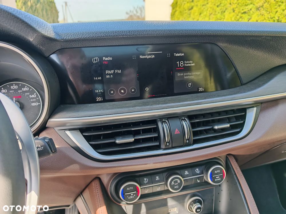 Alfa Romeo Stelvio 2.0 Turbo 16V AT8-Q4 Veloce Ti - 14