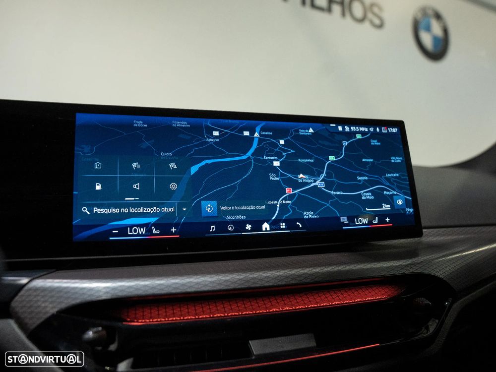 BMW 320 d Pack Desportivo M Auto - 11