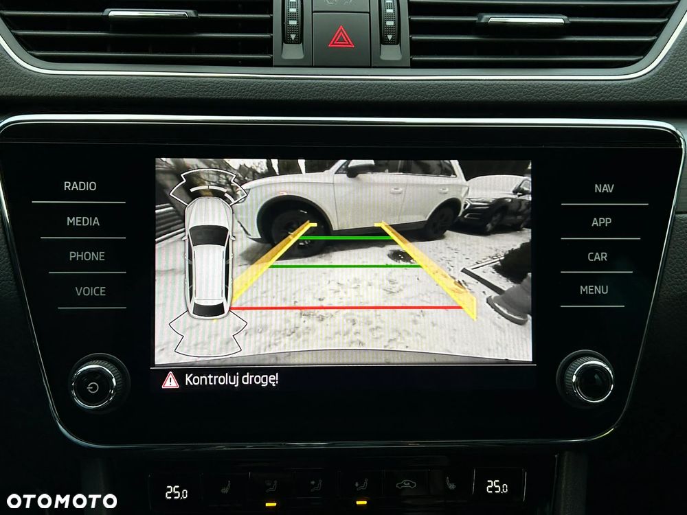 Skoda Superb 2.0 TDI DSG Ambition - 30