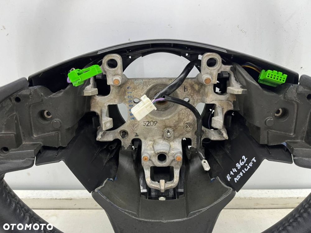 Kierownica Mitsubishi ASX I LIFT 16-22r. multifunkcyjna trójramienna skórzana posiada przetarcia - 2