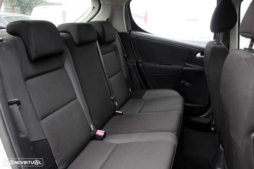 Peugeot 207 1.4 HDi Premium - 18