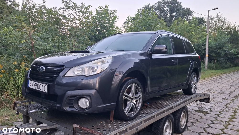 Na części Subaru Legacy IV Estate (BR) Outback FL silnik 2.0 D 150 KM DOHC BOXER TURBO DIESE EE20Z lakier 61K skrzynia automatyczna CVT maska zderzak drzwi klapa szyba fotel kanapa lusterko lampa deska GWARANCJA !!! Przód Tył Zestaw Komplet Drzwi Klapa Zderzak Błotnik Maska Grill Atrapa Szyba Pas Lampa Lusterko Boczki Fotel Kanapa Kokpit Deska Rozdzielcza Przełącznik Włącznik Sterownik Przewody Wiązka Instalacja Moduł Komputer Czujnik Listwa Pompa Alternator Wtryski Głowica Rozrusznik Kompresor Sprzęgło Dwumas Silnik  Skrzynia ABS Klimatyzacji Paliwa Wspomagania Kolektor Turbina Przepustnica Zawór Chłodnica Koło Hak Belka Sanki Zawieszenie Mcpherson Półoś Amortyzator Wydech Tłumik Zacisk Most - 2