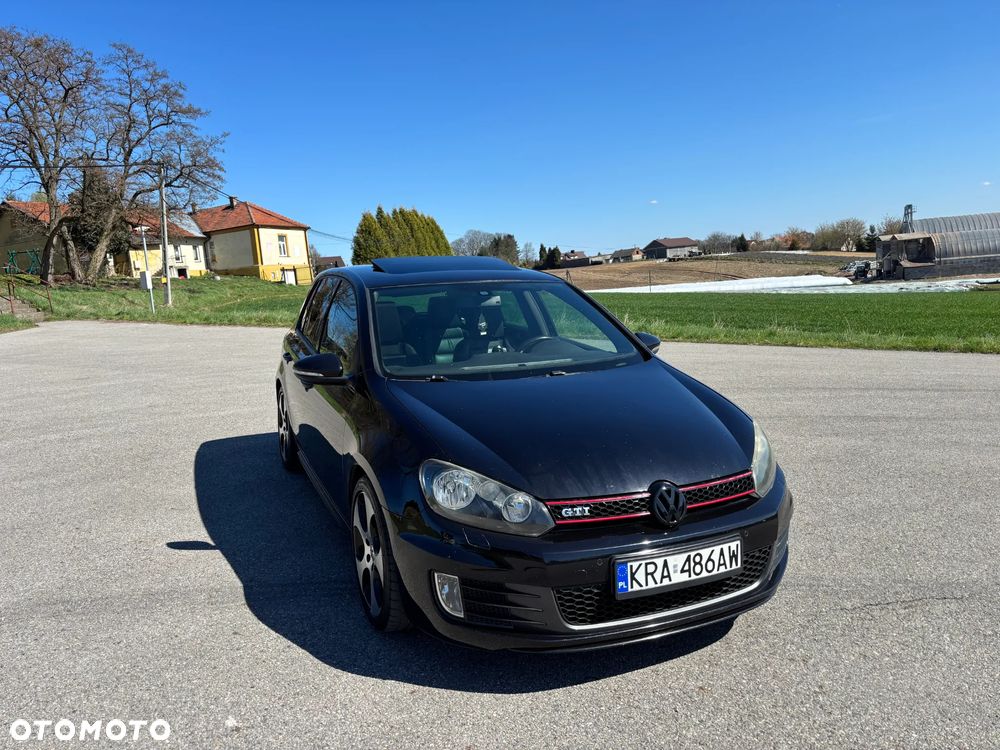 Volkswagen Golf - 6