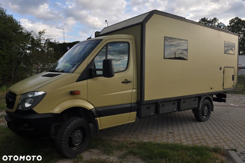 Mercedes-Benz Sprinter - 1