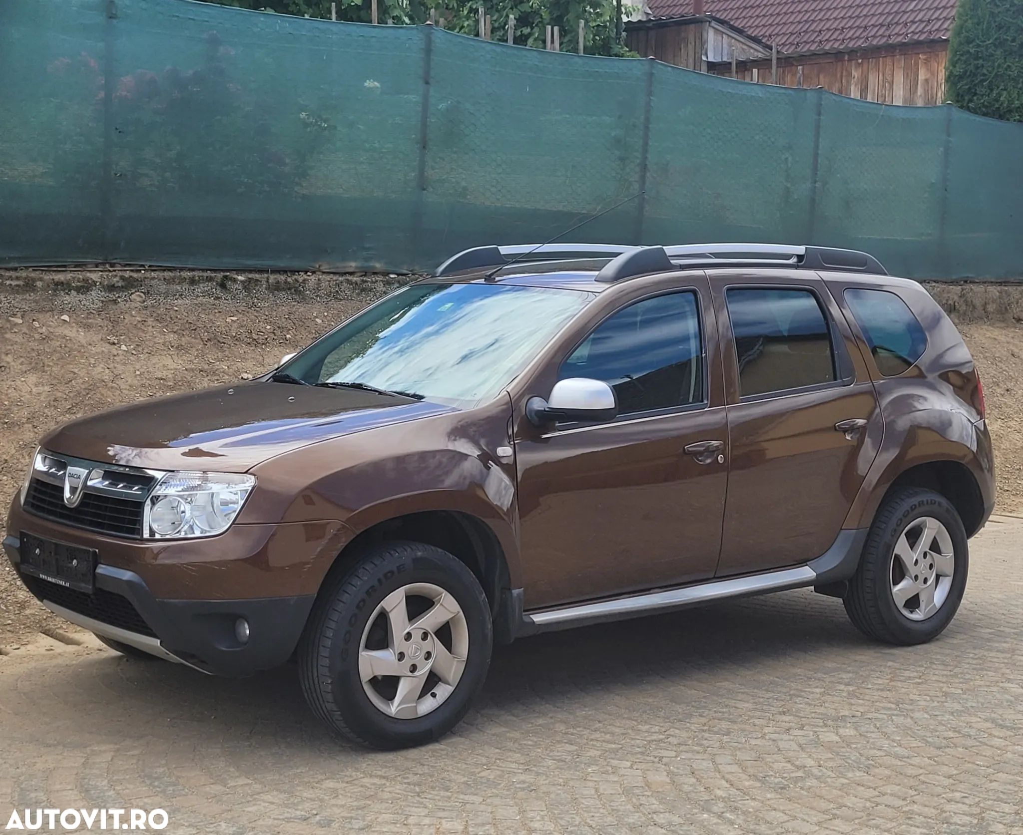 Dacia Duster 1.6 4x2 Laureate - 1