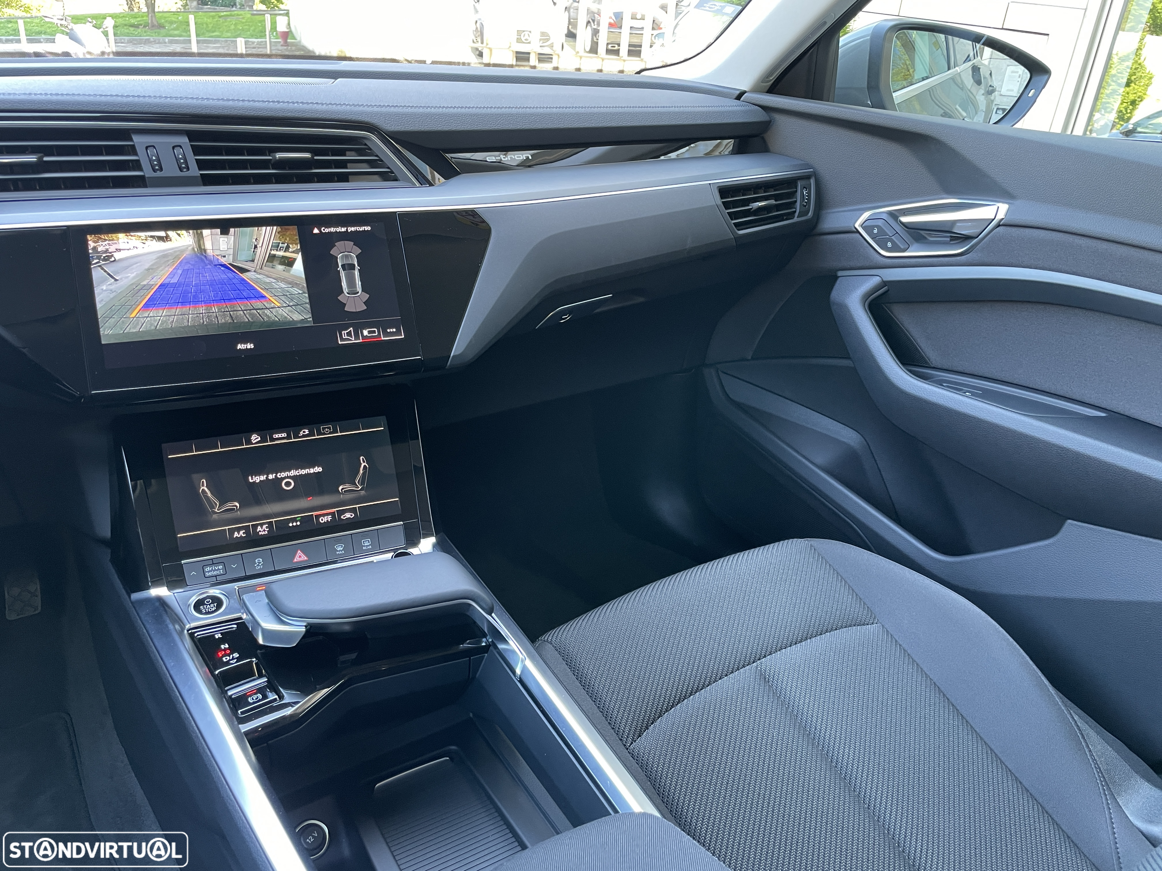 Audi Q8 e-Tron 55 quattro Advanced - 30