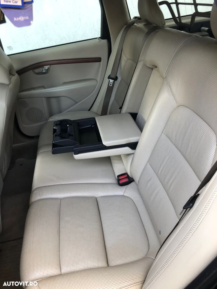 Volvo XC 70 D5 AWD Summum - 11