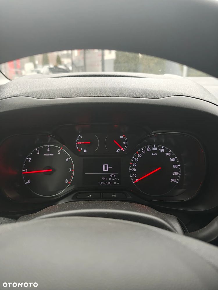 Opel Combo 1.2 Turbo S&S - 11