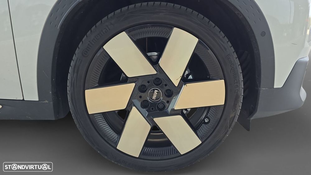 MINI Countryman E Favoured L - 15