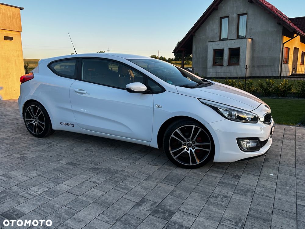 Kia ProCeed - 8