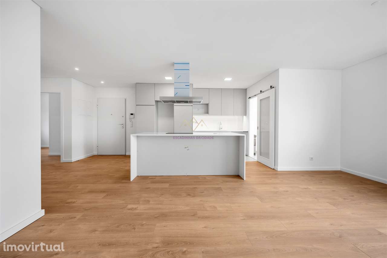 Apartamento T2 com Arrecadação, Conforto, Luz e Tranquilidade - Grande imagem: 5/31