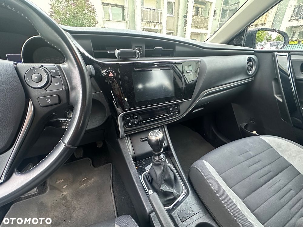 Toyota Auris 1.6 Premium - 10