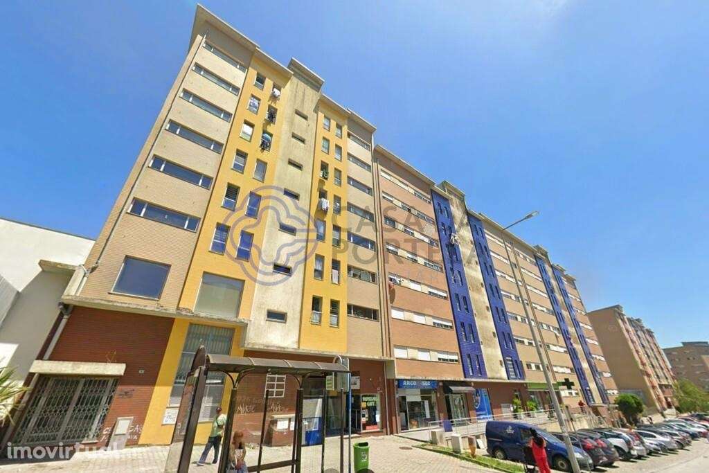 T1 Loja Transformada em Apartamento Como novo em Gaia - Grande imagem: 2/28