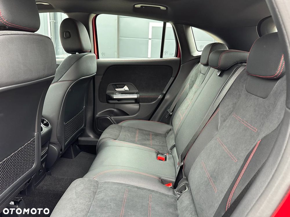 Mercedes-Benz GLA 200 AMG Line - 37