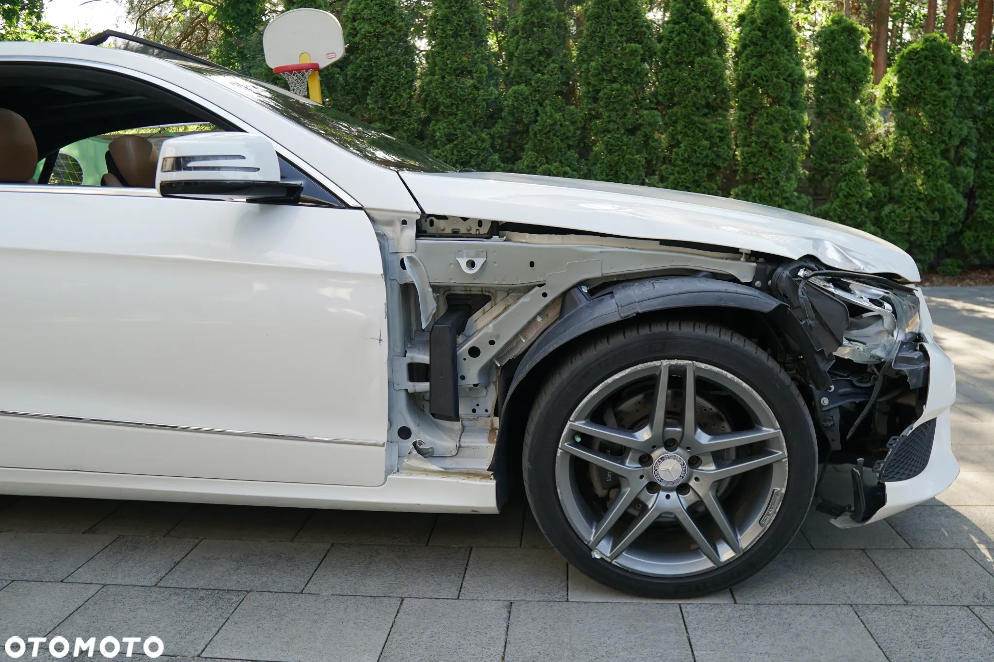 Mercedes-Benz Klasa E 400 - 33