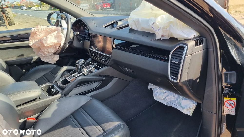 Porsche Cayenne E-Hybrid Tiptronic S - 32