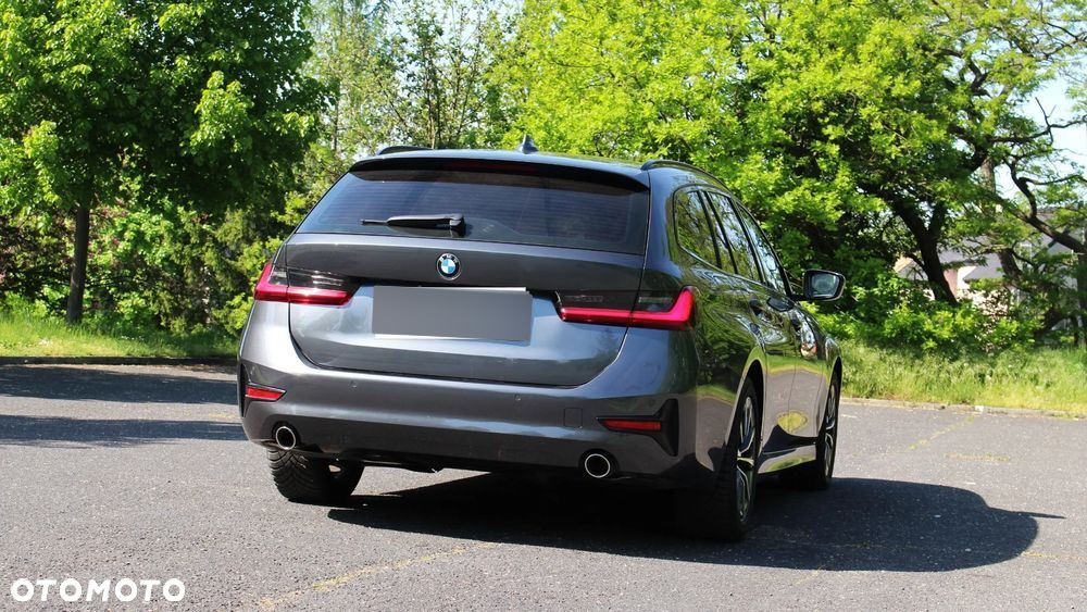 BMW Seria 3 318d Touring Advantage - 8