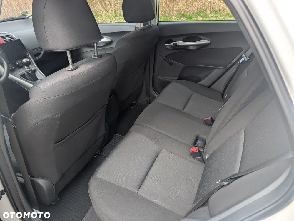 Toyota Auris 1.33 VVT-i Premium - 25