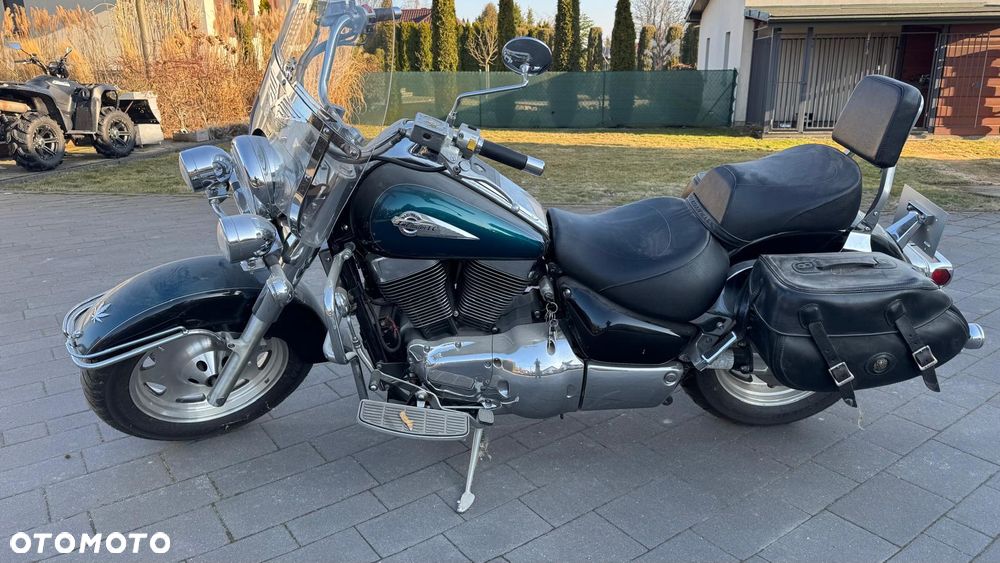 Suzuki Intruder - 1