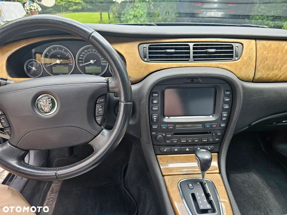 Jaguar S-Type - 20