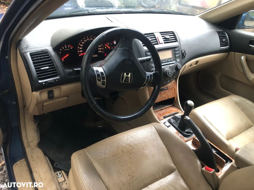 Dezmembrez Honda Accord 7 albastru 2,4 benzina - 8