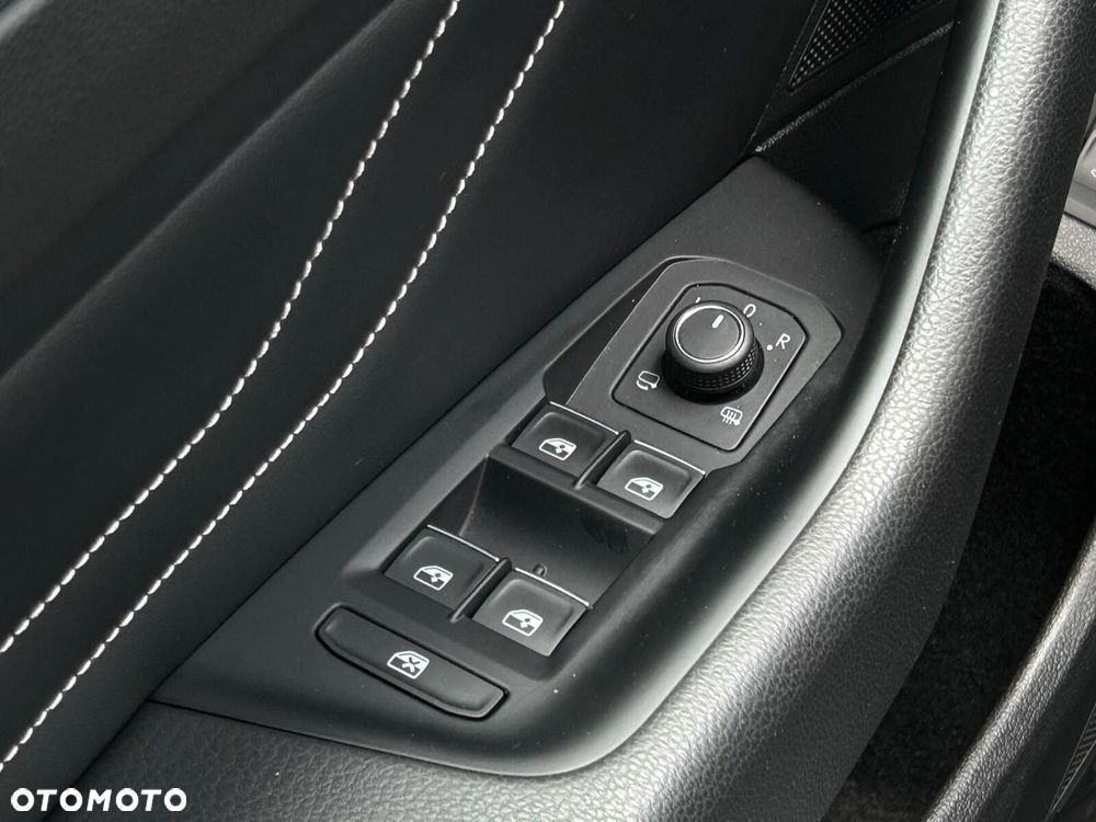 Volkswagen Passat 1.5 TSI EVO Elegance DSG - 21