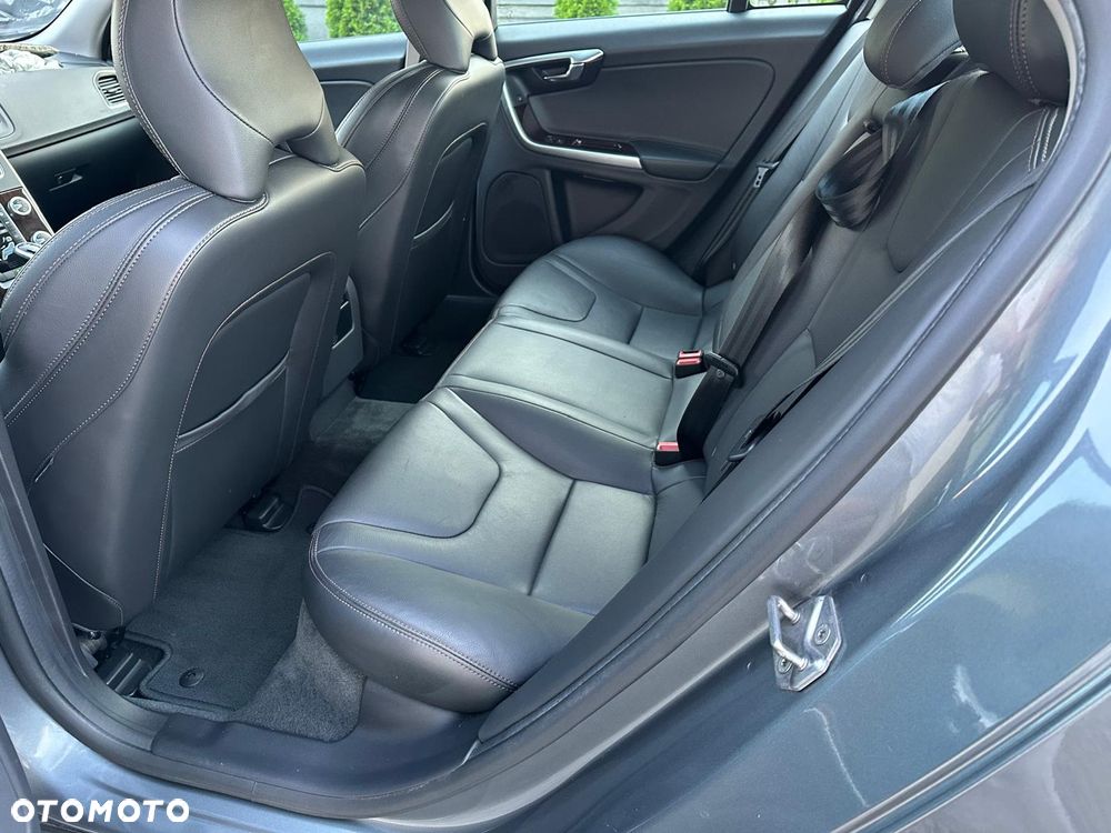 Volvo S60 D4 AWD Drive-E Dynamic Edition (Momentum) - 21