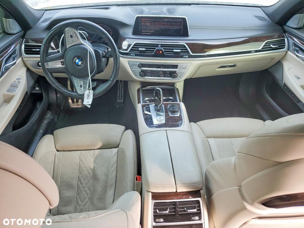 BMW Seria 7 750Li xDrive - 8