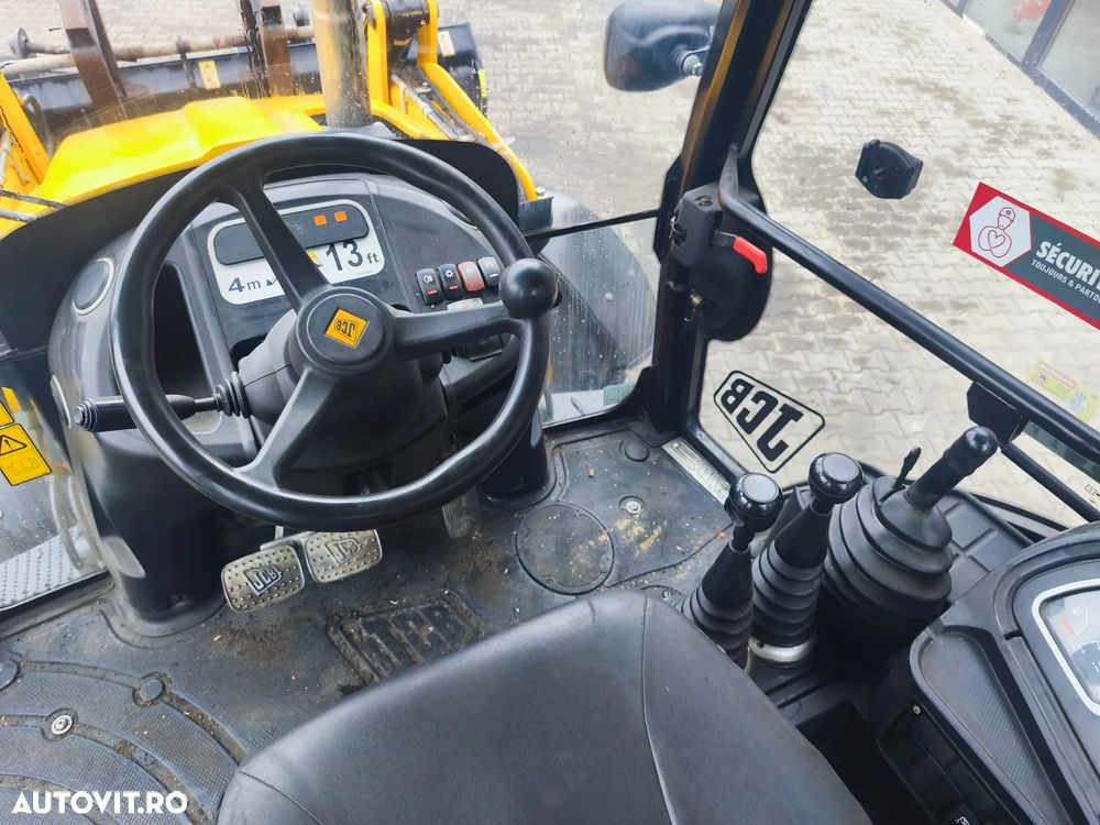 JCB 3CX - 8