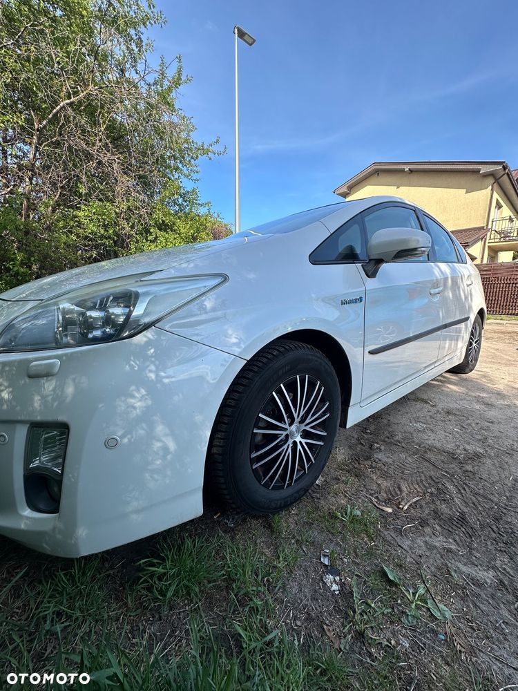 Toyota Prius 1.8 HSD Premium - 5