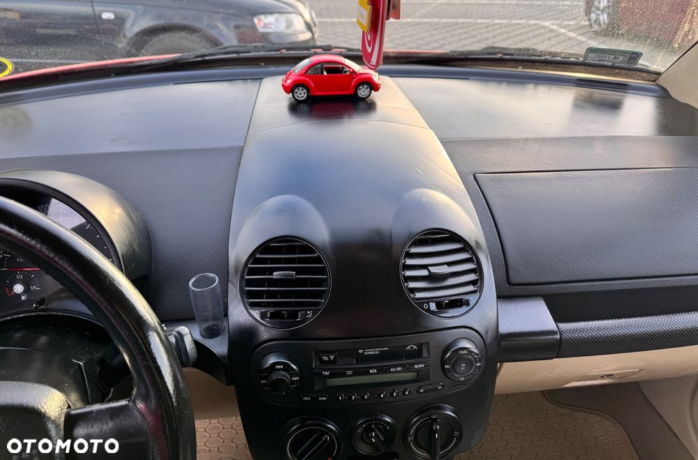 Volkswagen New Beetle - 10