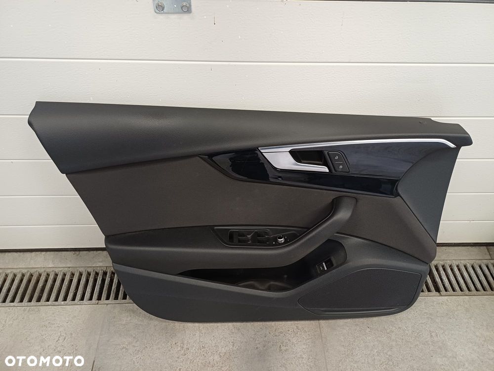 NR 2 Boczki drzwi do AUDI A4 B9 2022 rok 8W5 dekory czarne, ambient - 2