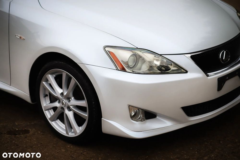 Lexus IS - 21
