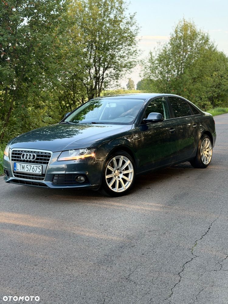 Audi A4 Limousine - 1