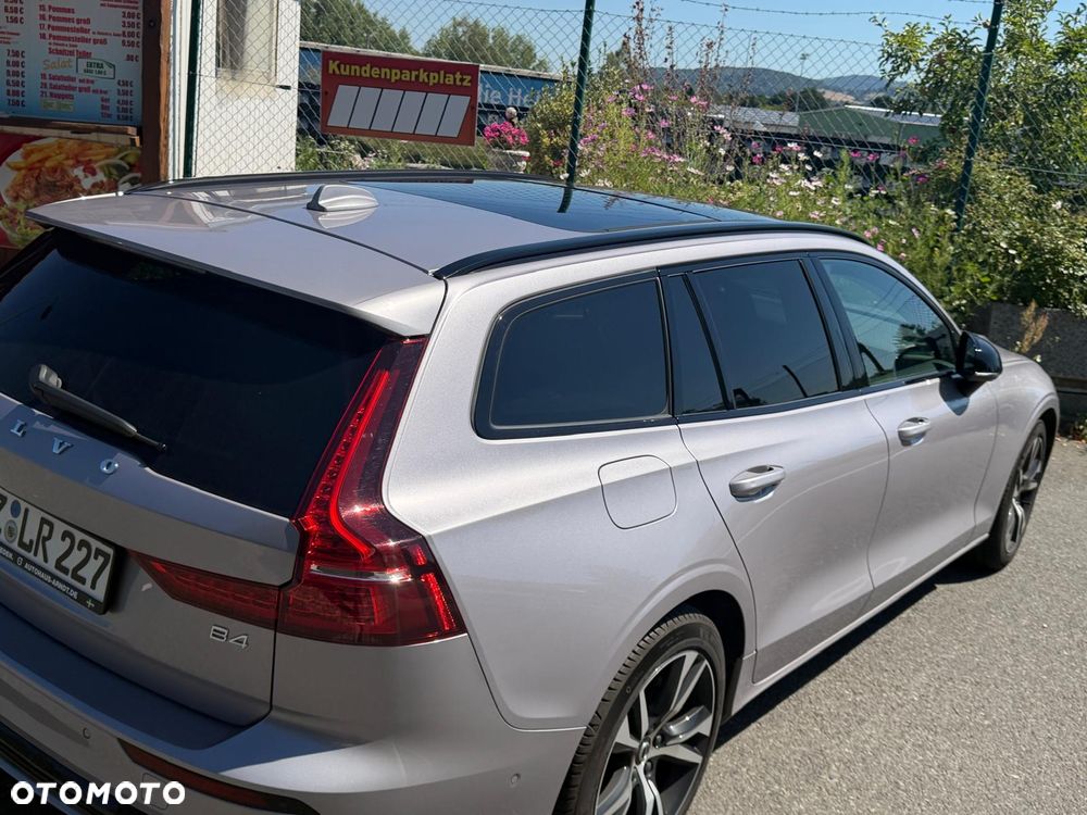 Volvo V60 B4 B DKG Plus Dark - 9