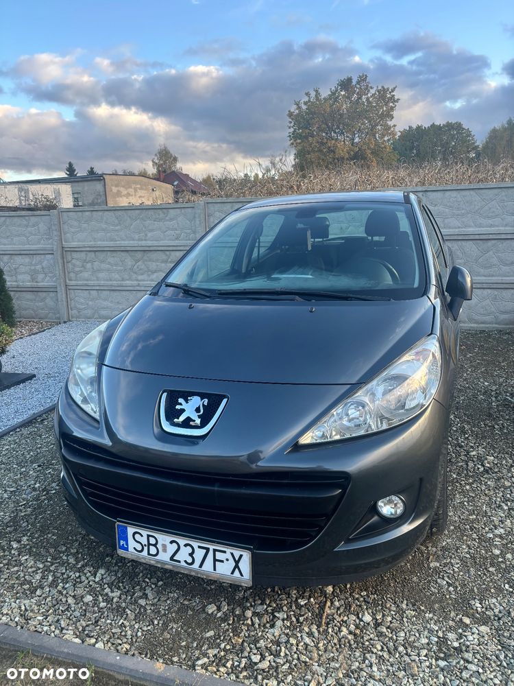 Peugeot 207 - 1