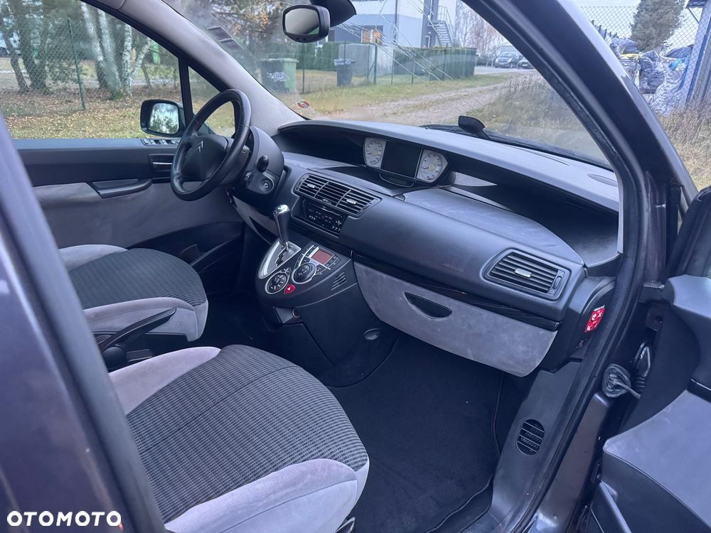 Citroën C8 2.0 16V Confort - 24