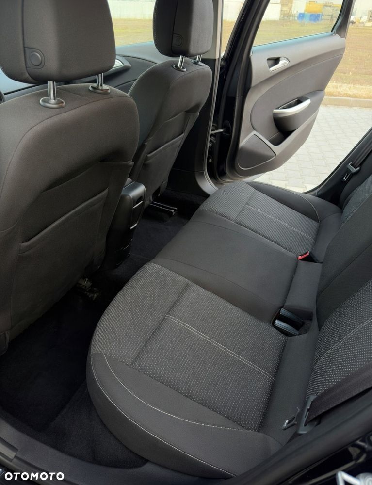 Opel Astra 1.4 T Cosmo - 14