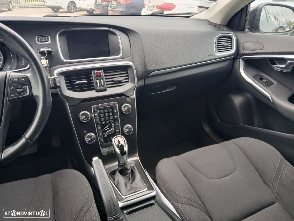 Volvo V40 2.0 D2 Momentum Geartronic - 13