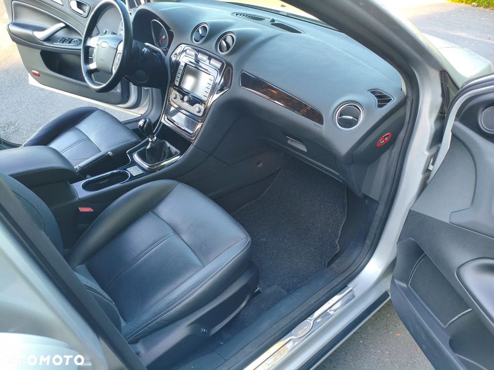 Ford Mondeo 2.2 TDCi Ghia - 11