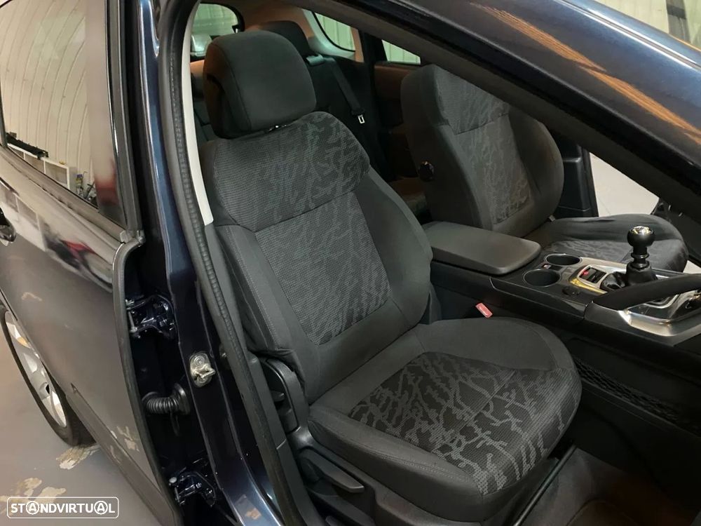 Peugeot 3008 1.6 HDi Allure - 17