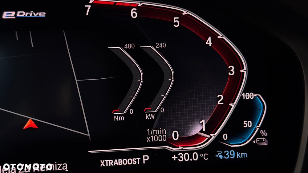 BMW Seria 3 330e M Sport - 28