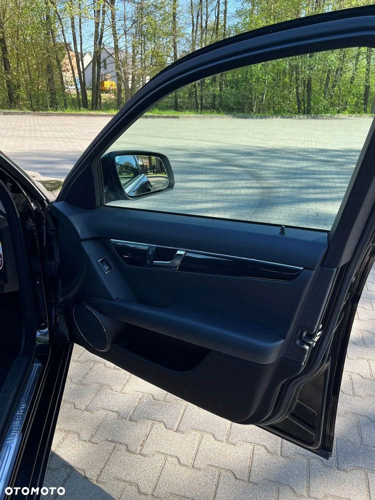 Mercedes-Benz Klasa C 200 CDI DPF Elegance - 30