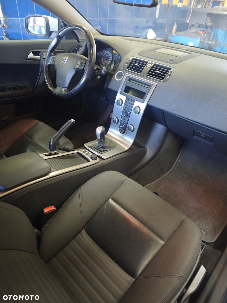 Volvo C70 2.0D Momentum - 35