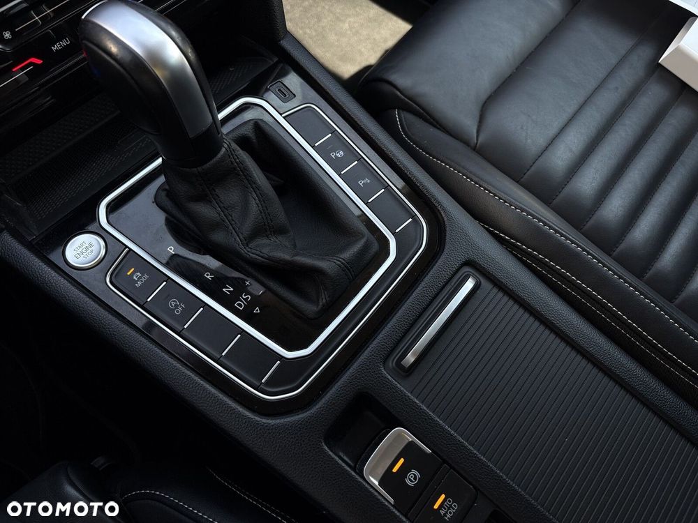 Volkswagen Passat Variant 1.5 TSI EVO Elegance DSG - 29