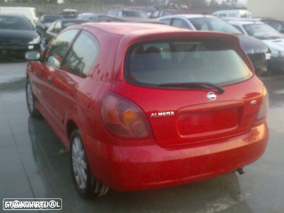 Traseira / Frente /Interior Nissan Almera 2004 - 1