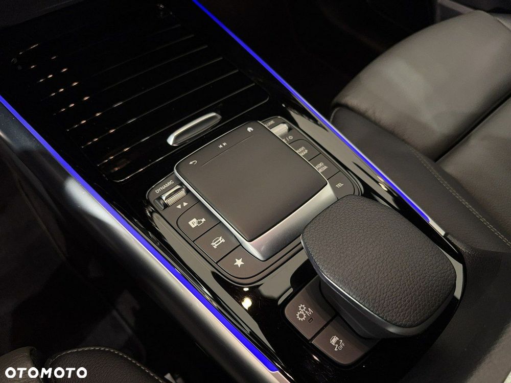 Mercedes-Benz GLA - 31